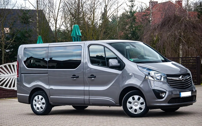 Opel Vivaro cena 66990 przebieg: 236000, rok produkcji 2018 z Korfantów małe 781